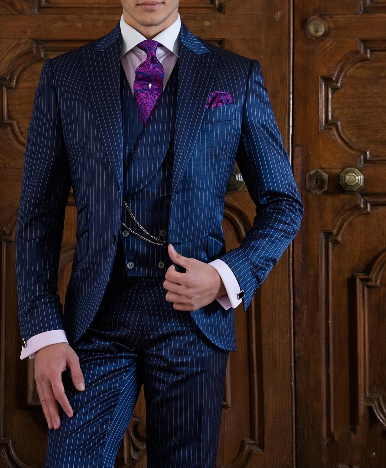 2023 Royal Blue Stripe Fashion Pánské Obleky Svatební Party Sako Nastaví Mládenci Nosí Ležérní Zakázku Smoking 3 ks Sako+Kalhoty