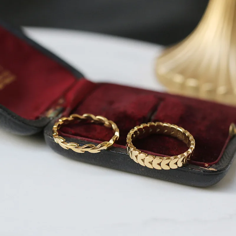 RHYSONG Módní Jednoduché 2023 Šperky Míru Květ Šipku Proutěný Zlato z Nerezové Oceli Prsteny Pro Vintage Ženy Textury ukazováček