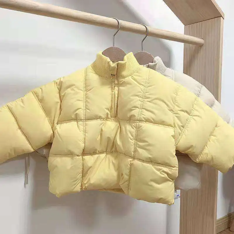 Velkoobchodní Puffer bunda puffer kabát vlastní Plodiny Děti zimní vnější opotřebení čalouněný Baby Girl Zimní Kabát prostý prošívaná bunda